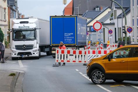 Komplett Sperrung Verwirrung Auf Der J Llenbecker Stra E In Bielefeld