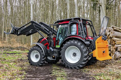 Sicher Im Valtra Forst Technik