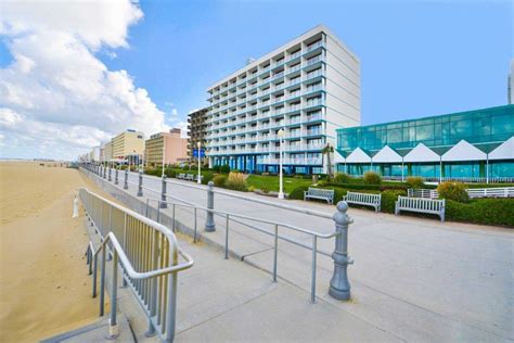 Comfort Inn & Suites Virginia Beach - Oceanfront - 48 Photos & 39 ...