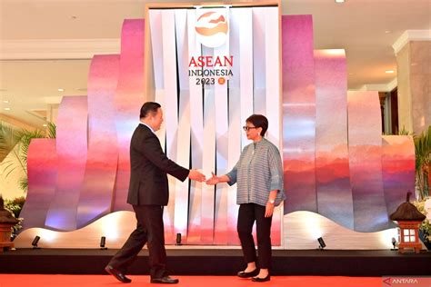 Marsudi Welcomes Asean Foreign Ministers Ahead Of Amm In Jakarta