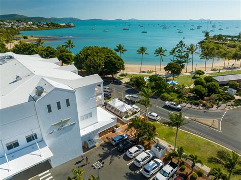 Airlie Beach Hotel The Pub At Airlie Beach Hotel Dining