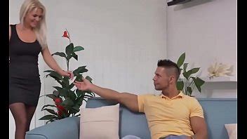 A La Mierda Esa Milf Mira La Parte En Stickymilfcams Xvideos