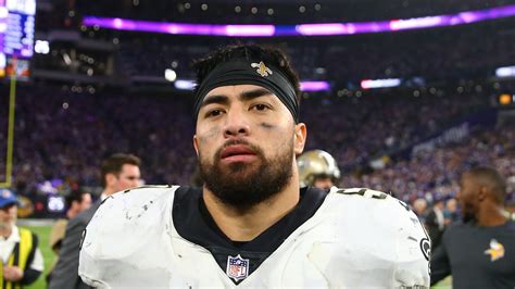 Manti Teo Has Emotional Reaction To Notre Dame Return Yardbarker