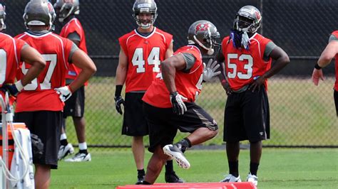 tampa bay buccaneers expect  sign jordan jefferson derrick roberson