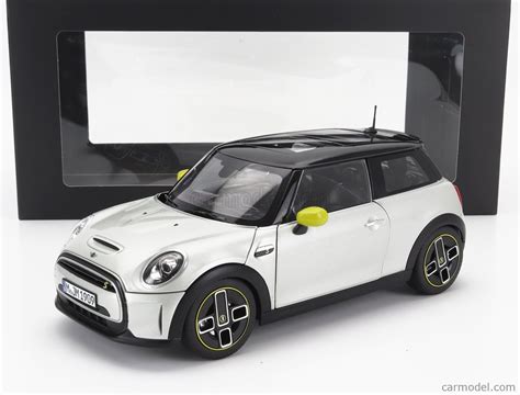 NOREV 80435A21535 Scale 1 18 MINI COOPER SE 2022 SILVER