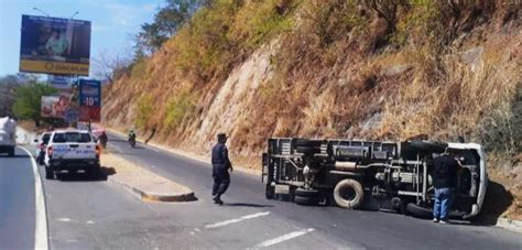 Reportan Aparatoso Accidente Sobre Carretera De Oro En Apopa