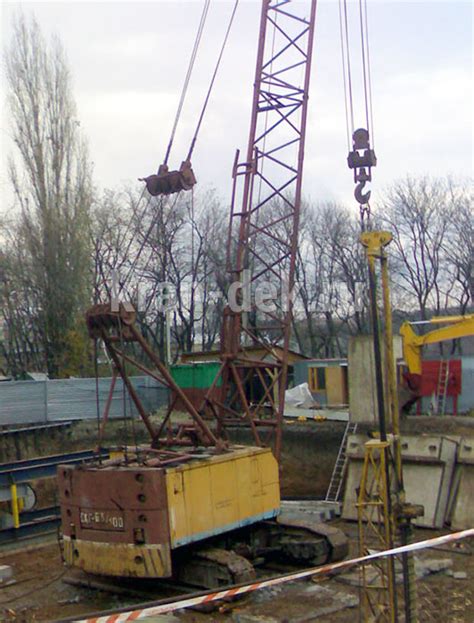 Гусеничный кран СКГ-63/100 (63 тонны) - купить, цена от 9 270 000 руб.