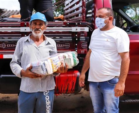 Secretaria De Agricultura Distribui Cestas B Sicas Para Moradores Do