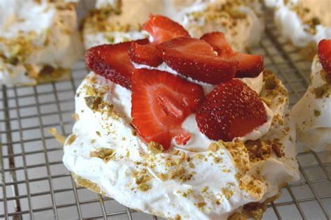 Mini Pavlovas With Strawberries And Vanilla Whipped Cream — Unwritten