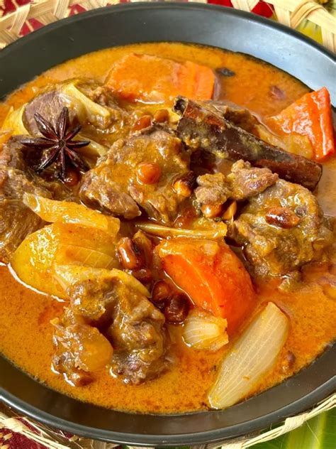 Gaeng Massaman Neua Thai Massaman Beef Curry Recipe