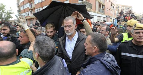 Spagna Lancio Di Fango E Insulti Al Re Felipe E Sanchez Assassini