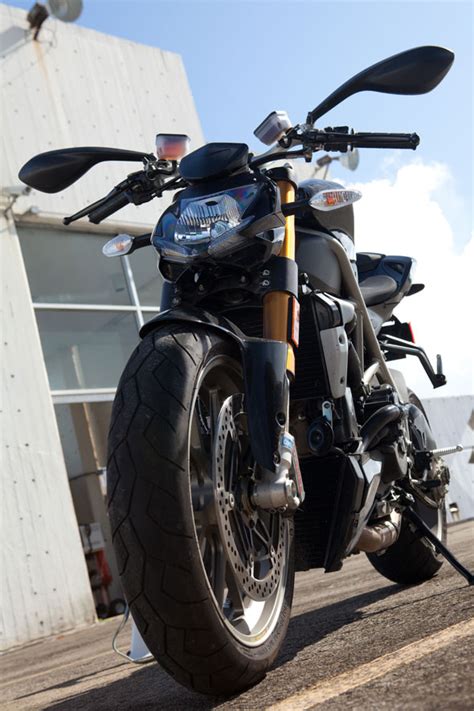 Gal Gadot Fast Five Motorcycle - Kenjutaku