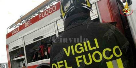 In Fiamme Gli Automezzi Di Una Ditta Edile A Isola Capo Rizzuto Non Si