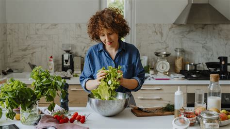 The Reason You Should Add Dressing To Your Salad Bowl First