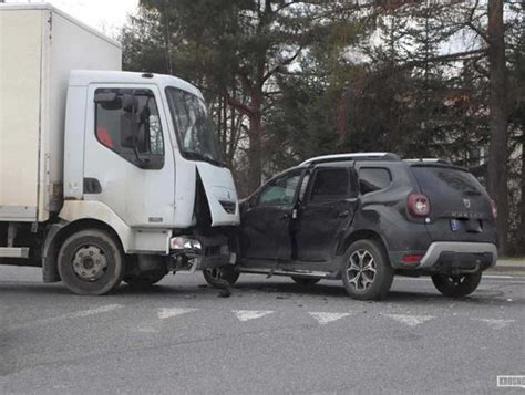 Zderzenie Ci Ar Wki Z Osob Wk Na Skrzy Owaniu Zr Ci Skiej Z Lotnik W