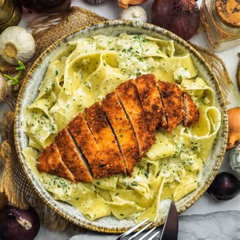 Alfredo Pasta Mit H Hnchenschnitzel Feedmedaily