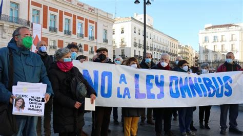 Ley Omnibus 51 700 Firmas Para Parar La Modificación De 33 Leyes Y 5