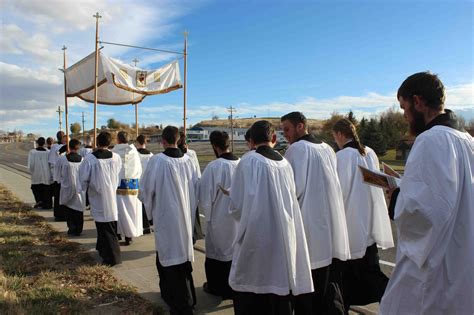 New Liturgical Movement: Eucharistic Procession for All Saints’ Day at ...