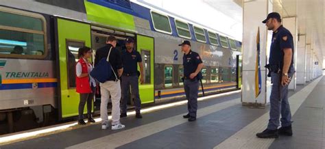 Gli Agenti Della Polizia Ferroviaria Hanno Intensificato I Controlli