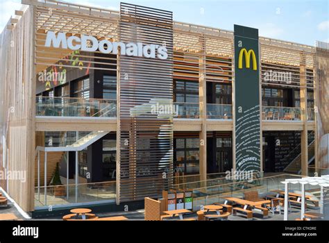 Biggest Mcdonalds In The World Bazaardiy