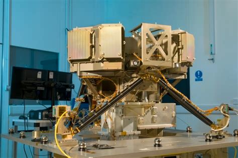 jwst discovers mysterious fluffy exoplanet rains sand sciencealert