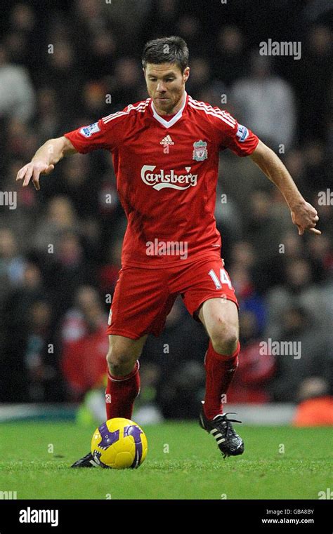 Xabi Alonso Liverpool Hi Res Stock Photography And Images Alamy