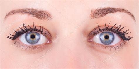 Beautiful Close Up Of A Caucasian Womens Eyes Caucasian Peopl