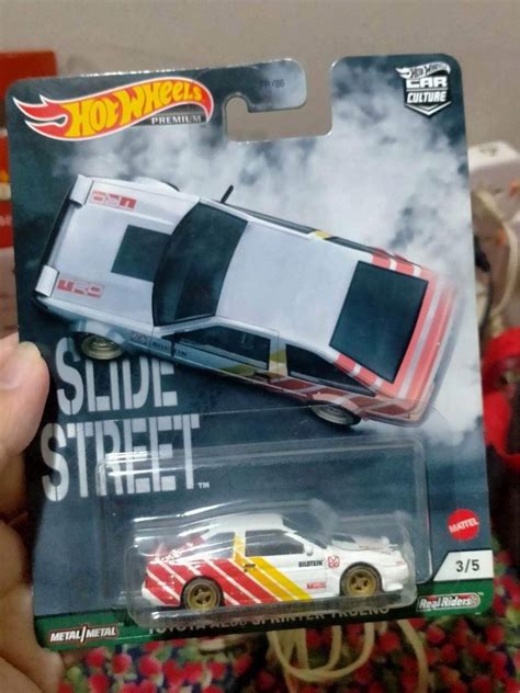 Toyota AE86 Sprinter Trueno Car Culture Slide Street Hot Wheels 1 64