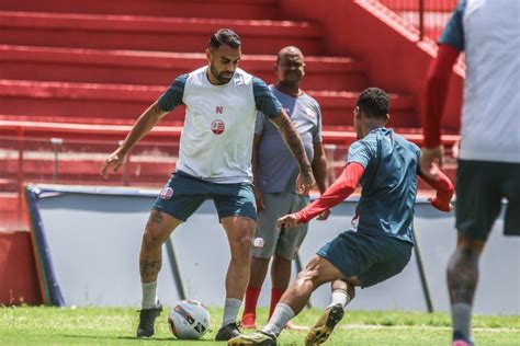 Náutico tem retorno de Maurício mas perde Arthur Henrique para jogo