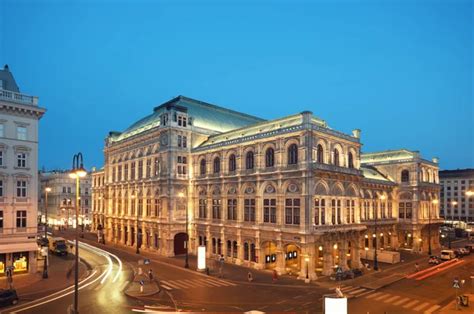 Vienna 's State Opera House — Stock Photo © TTstudio #22896888