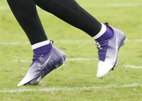 What Pros Wear: Lamar Jackson's Nike Vapor Edge 360 Pro Cleats - What ...