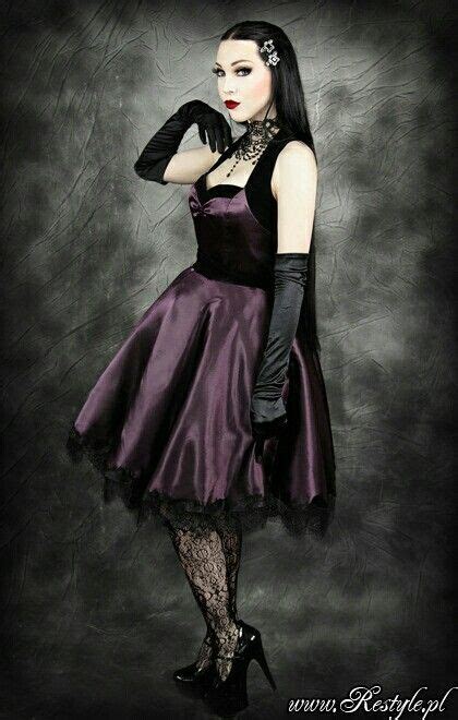 Pin By Txaro Ramos Ferreira On Mundo Pin Up Edgy Dress Gothic Prom