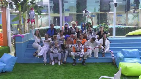 Foto Di Gruppo Per I Nostri Vip Spaziali Grande Fratello Vip Gfvip