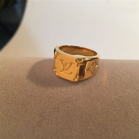 Louis Vuitton Jewelry Ring Size