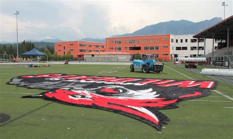 Mount Si High School gets NEW logo; installed in Wildcat Stadium's new ...