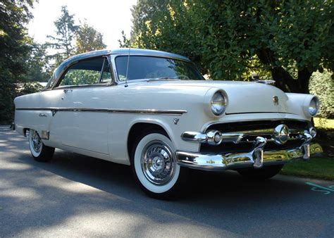 1954 Ford Crestline Victoria Hardtop Front 3 4 61408