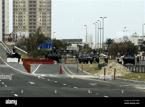 Pearl Roundabout Manama Bahrain Hi Res Stock Photography And Images Alamy