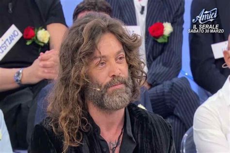 Ernesto Russo Rivoluziona Il Look Cosa Ha Fatto Ai Capelli Nella Pausa