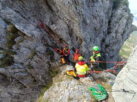 Garfagnana Trovato Morto Lescursionista Di Anni Disperso Finito