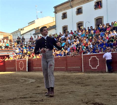 Del Toro Al Infinito Lumbrales Salamanca Triunfo De Colombo Y LÓpez