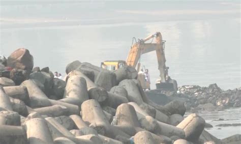 Mumbai Dargah Bulldozed After Raj Thackeray S Encroachment Claims Apn