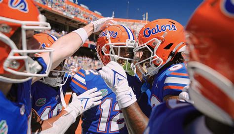 An Electric Gator Offense Powers Florida To A Dominating 52 17 Victory Over Eastern Washington