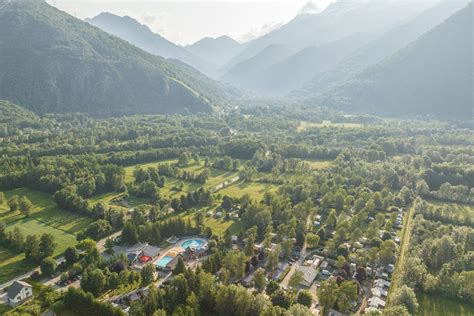 Camping Belledonne Le Bourg d Oisans Rhône Alpes France Homair