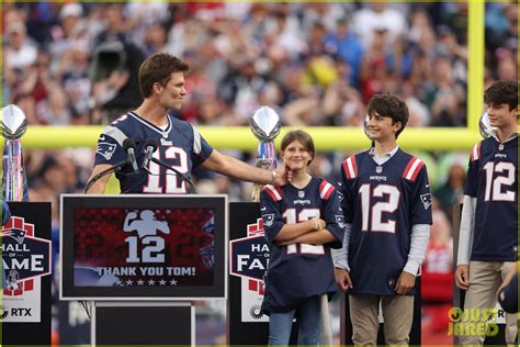 Tom Brady's Three Kids Join Him for New England Patriots Ceremony ...