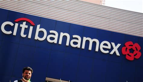 Se Baja Carlos Slim Y Su Grupo Inbursa Del Proceso De Compra De Banamex