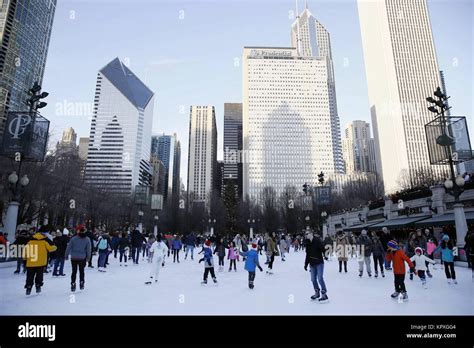 Chicago USA 16th Dec 2017 People Skate At McCormick Tribune Ice