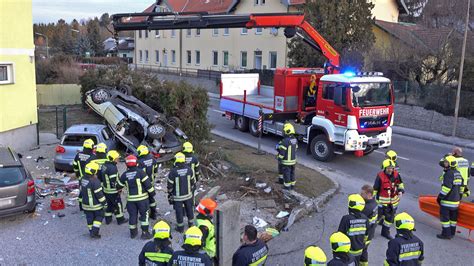 Schwerer Verkehrsunfall Mit 3 Verletzten Und Ein Todesopfer Monatsrevue