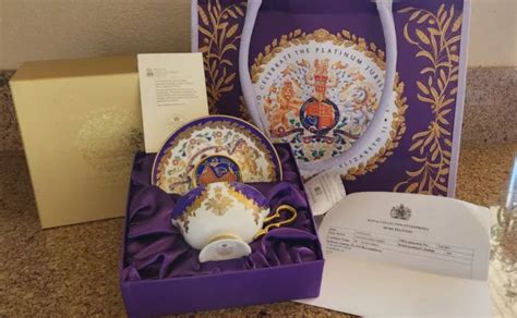 ROYAL COLLECTION PLATINUM Jubilee Limited Edition Tea Cup Saucer Queen