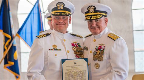 Navy commander awarded after mishandling Pearl Harbor water crisis