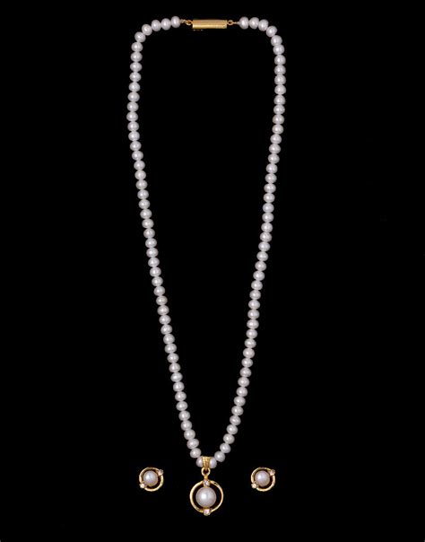 White Round Freshwater Pearl Set Mangatrai Gems And Jewels Pvt Ltd